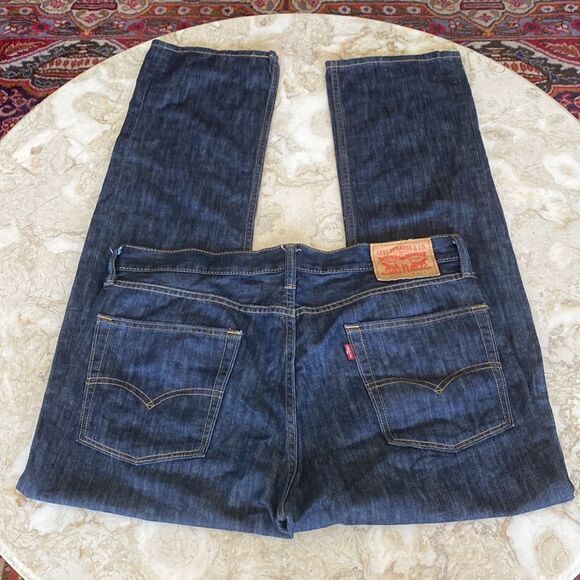 Levi’s 513™ Slim Straight Lightweight Jeans - Picture 7 of 12